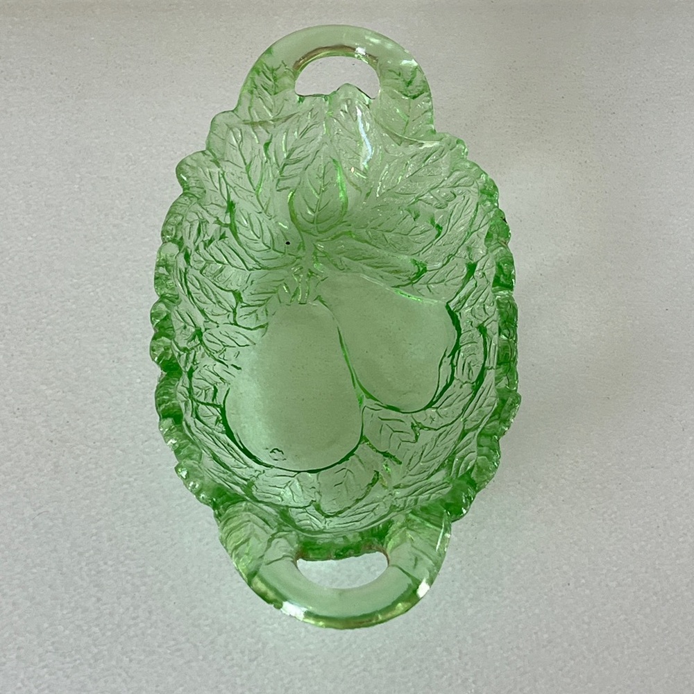 Indiana Glass Uranium Avocado Dish